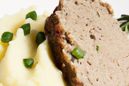 Hearty Meatloaf and Creamy Mashed Potatoes: A Classic Duo